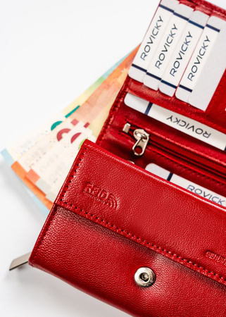 Portfel damski skórzany Rovicky w czerwonym kolorze i RFID