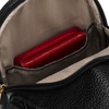 Saszetka damska crossbody w czerni - skórzany plecaczek Peterson