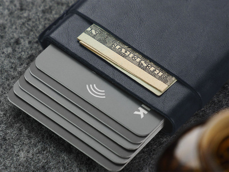 Portfel GOBI Wykonany z roślinnie garbowanej skóry Nomad granatowy