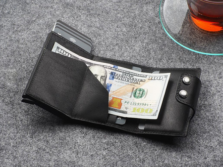 Portfel DOPPIO wykonany ze skóry Nomad czarny