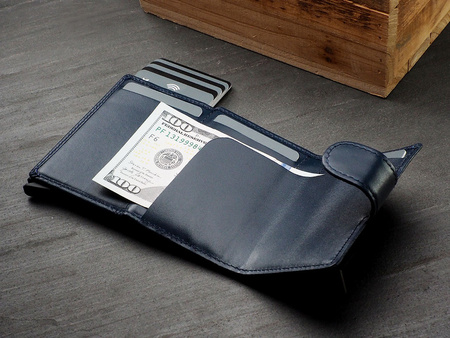 Portfel SOHO Zip wykonany z delikatnej, ekskluzywnej skóry Italia granatowy