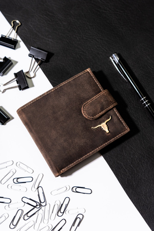 Duży skórzany portfel męski z zatrzaskiem - Buffalo Wild