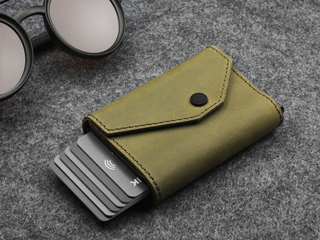 Portfel PORTER Go wykonany z woskowanej skóry Hunter oliwkowy