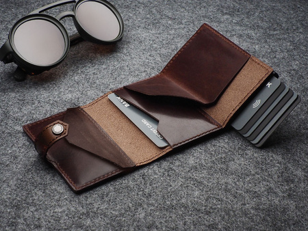 Portfel HIKER Go wykonany z roślinnie garbowanej skóry Nomad brązowy