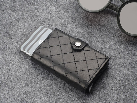 Portfel HIKER - CHIC Decor wykonany z garbowanej skóry Nomad czarny