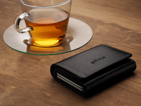 Portfel BOSTO wykonany z delikatnej skóry Italia czarny