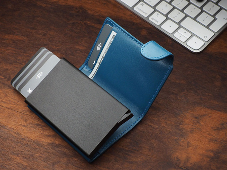 Portfel SOLO wykonany z miękkiej w dotyku skóry Italia niebieski