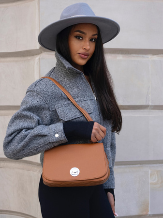 Torebka crossbody brązowa z klapką i srebrnymi okucami - David Jones