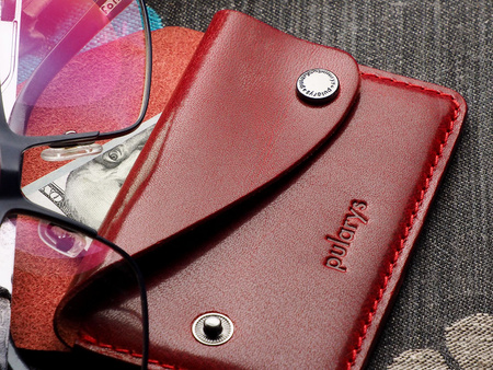 Portfel RETRO wykonany z roślinnie garbowanej skóry Nomad czerwony