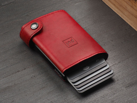 Portfel SOLO Max wykonany z roślinnie garbowanej skóry Nomad czerwony