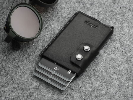 Portfel FUNKY wykonany ze skóry Nomad czarny