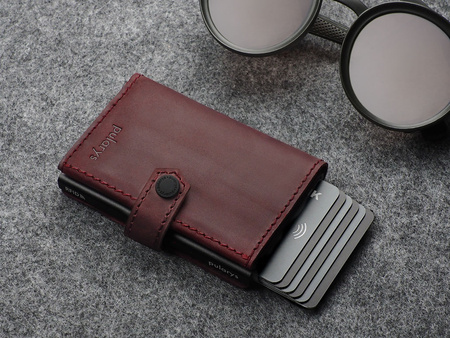 Portfel HIKER wykonany z polerowanej i woskowanej skóry Hunter wiśniowy