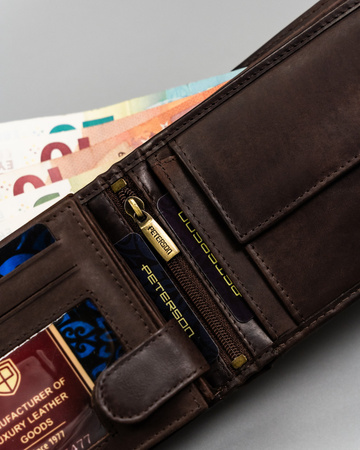 Portfel męski skórzany z tłoczeniem i RFID - Peterson ciemny brązowy