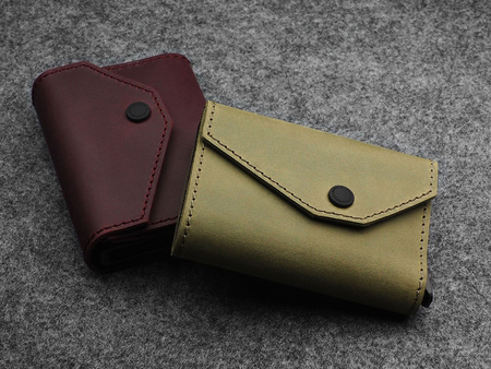 Portfel PORTER Go wykonany z woskowanej skóry Hunter oliwkowy