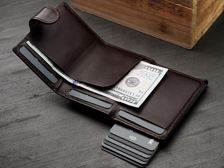 Portfel SOHO wykonany z delikatnej, ekskluzywnej skóry Italia brązowy