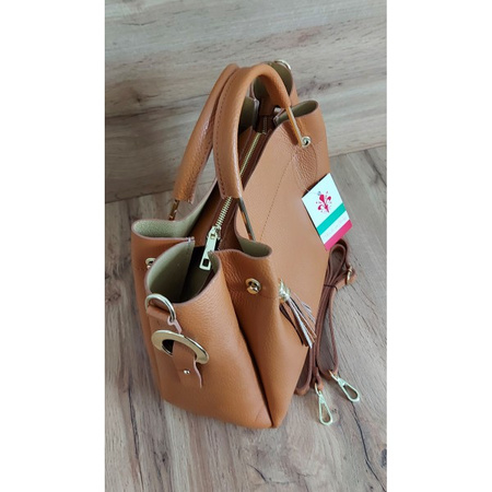 Włoski kuferek Shopperka A4 ,złote okucia + frędzelek  Vera Pelle  Camel KLV33C