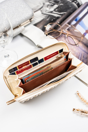 Portfel damski Rovicky w delikatnym różu z marszczoną skórą ekologiczną