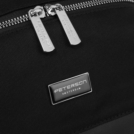 Plecak damski Peterson z wieloma kieszeniami w eleganckim czarnym kolorze