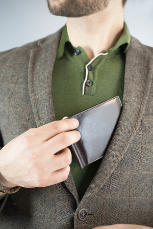 Portfel męski skórzany w brązowym kolorze z RFID - Rovicky