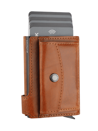 Portfel SOLO Max wykonany z roślinnie garbowanej skóry Nomad koniak