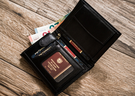 Portfel męski czarny ze skóry naturalnej - Peterson, pionowy, duży