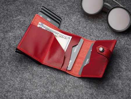 Portfel HIKER Max wykonany z roślinnie garbowanej skóry Nomad czerowny