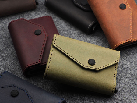 Portfel PORTER Go wykonany z woskowanej skóry Hunter czarny