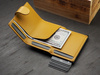 Portfel SOHO wykonany z delikatnej, ekskluzywnej skóry Italia żółty