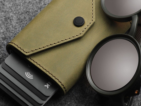 Portfel PORTER Go wykonany z woskowanej skóry Hunter oliwkowy