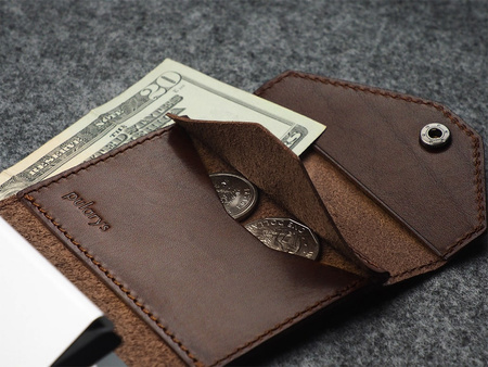 Portfel PORTER Go wykonany z roślinnie garbowanej skóry Nomad brązowy