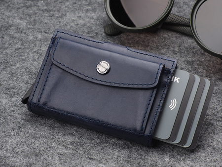 Portfel HIKER Max wykonany z roślinnie garbowanej skóry Nomad granatowy