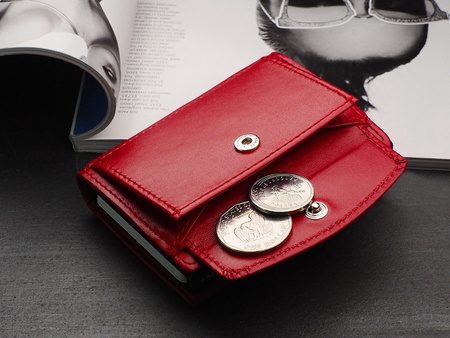 Portfel SOLO Max wykonany z miękkiej w dotyku skóry Italia czerwony