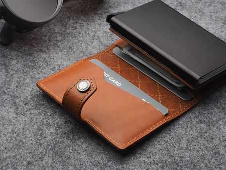 Portfel HIKER - CHIC Decor wykonany z garbowanej skóry Nomad koniak