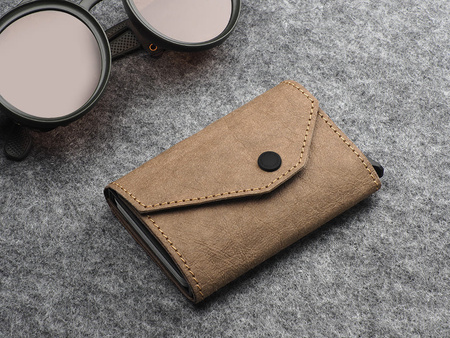 Portfel PORTER Go wykonany z wodoodpornego papieru Wash Paper brązowy