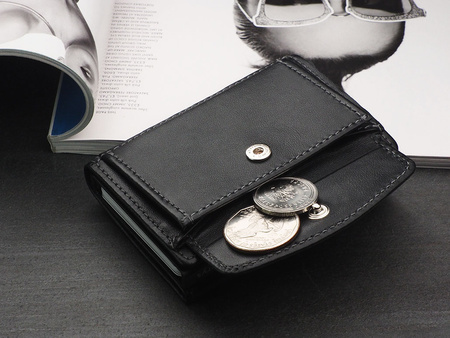 Portfel SOLO Max wykonany z miękkiej w dotyku skóry Italia czarny