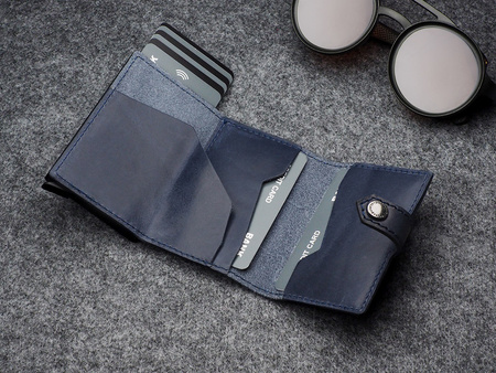 Portfel HIKER Max wykonany z roślinnie garbowanej skóry Nomad granatowy