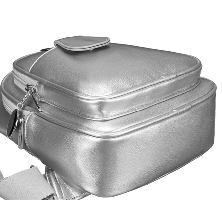 Saszetka damska Peterson srebrna z eko skóry na ramię crossbody