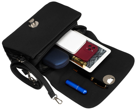 Torebka crossbody Elegancja w czerni z pikowaniem - David Jones