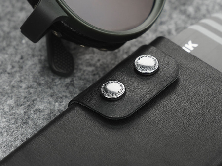 Portfel FUNKY wykonany ze skóry Nomad czarny