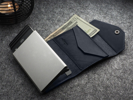 Portfel PORTER Go wykonany z roślinnie garbowanej skóry Nomad granatowy