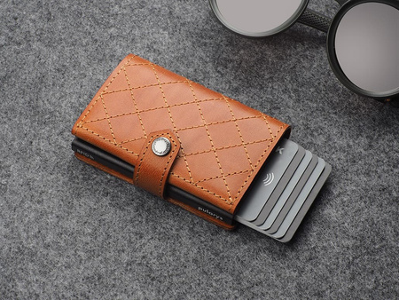 Portfel HIKER - CHIC Decor wykonany z garbowanej skóry Nomad koniak