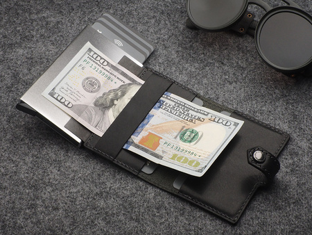 Portfel EASY WALLET wykonany z garbowanej skóry Nomad czarny