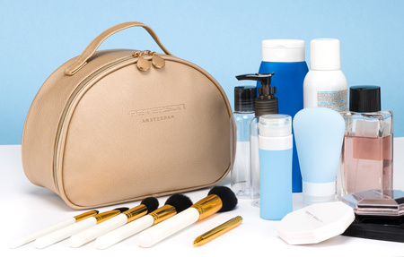 Kosmetyczka kuferek Peterson ze skóry ekologicznej w kolorze złotym