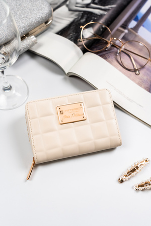Pikowany, beżowy portfel damski ze skóry ekologicznej mieszczący dowód rejestracyjny - Peterson