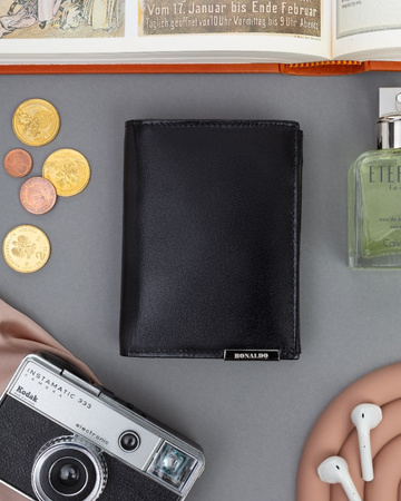 Portfel męski skórzany Ronaldo na karty - duży, czarny, pionowy