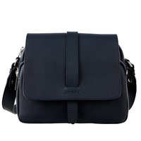 Listonoszka skórzana Canaletto z klapką na magnes - granatowa elegancja