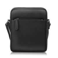 Saszetka męska skórzana na ramię z toczeniem typu carbon czarna Paolo Peruzzi AL-19-BL